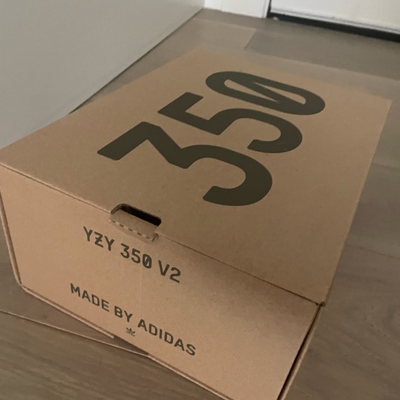 Authentic yeezy - Picture 5 of 9